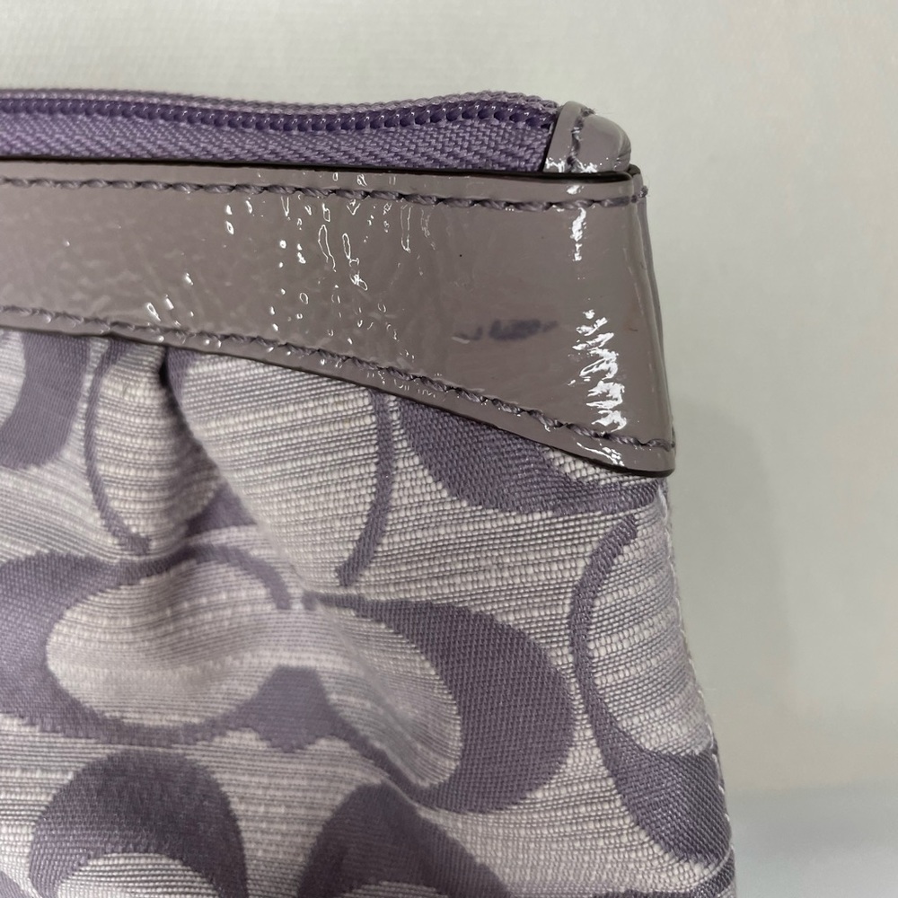 Coach Y2K lilac signature wristlet - Picture 4 of 13